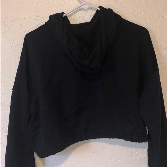 Cropped Sweatshirt - Picture 2 of 3